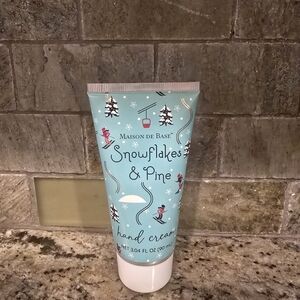 Maison De Base Snowflakes & Pine Hand Cream